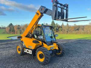 Manipulador Telescópico JCB 514-40 de Alto Rendimiento, con Motor Diésel, Bomba, Caja de Cambios, Altura de Elevación de 4 m, Tracción 4x4 para Construcción - Product Image 2