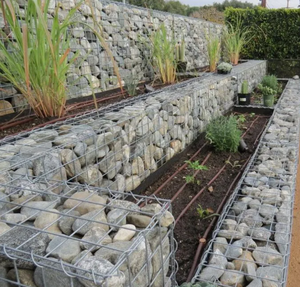 Fabrika Fiyatlı Bastion Duvar Paslanmaz Gabion Kutusu Kaynaklı Tel Demir Örgü Yaylı Kare Delikli Gabion Kafes - Product Image 2