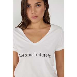 Camiseta con cuello en V estampada - Product Image 1