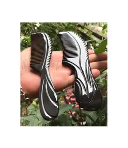 Pemasok produk sisir rambut tanduk kerbau sisir gagang Harga murah-sisir tanduk kerbau buatan tangan di Vietnam