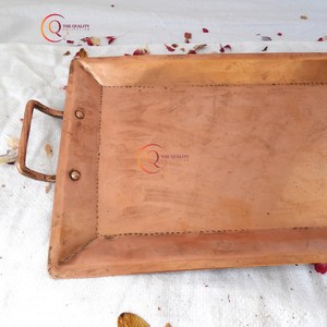 Bandeja de servicio de cobre Chapado en diseñador decorativo Forma rectangular con asa Bandeja de servicio de cobre puro Hecho en suministros de India - Product Image 3