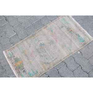 Alfombra vintage de 1.5x3 pies, alfombra gris con lunares de lana - Product Image 3