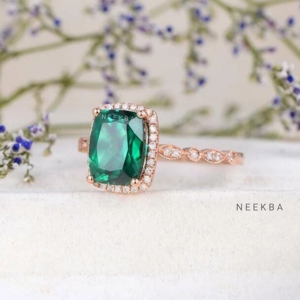 Bague de coussin allongée de couleur verte fabriquée à la main en argent sterling 925 Bague de fiançailles en forme de coussin en émeraude cultivée en laboratoire - Product Image 2