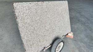 Dalle de granit flammé poli vert Devra à faible entretien Design moderne pour villa occupée et espaces de bureau - Product Image 3