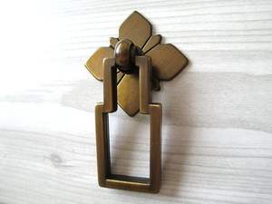 Guirnalda de hierro Anillo de entrada redondo Aldaba de puerta Duradero y elegante Vendedor superior para Home Hotel Villas; para dormitorios modernos - Product Image 5