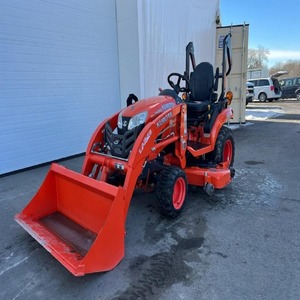 Mini Tractor Kubota de Alto Rendimiento con Cargador Frontal, Motor Diésel, Tractor Compacto Utilitario, Listo para Envío Logístico - Product Image 2