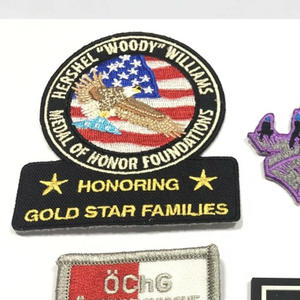 Meilleur style tendance Écologique Broderie thermocollante en sergé Logo personnalisé Patch Vêtements Chapeaux Principalement Tissu Fleur Coeur - Product Image 6