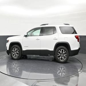GMC Acadia S-L-E 2022, Volante a la Izquierda, Interior Oscuro, Asientos de Cuero, Neumáticos R16, SUV - Product Image 1
