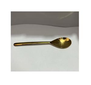 Petite cuillère faite à la main pour les portions de médicaments pour enfants ou pour les portions de nourriture à faible coût - Product Image 4