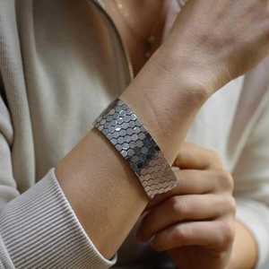 Bracelet en argent sterling 925 à motif nid d'abeille à 6 rangs pour les occasions de cadeaux - Product Image 1