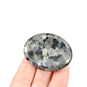 Feng Shui & Fairy Style Pulgar de cristal pulido Natural Larvikite Piedras preciosas curativas Piedra semipreciosa Artesanía para Palm Worry Stone - Product Image 2