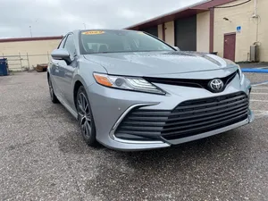 Toyota Camry XLE 2022 Usado en Excelentes Condiciones - Product Image 2