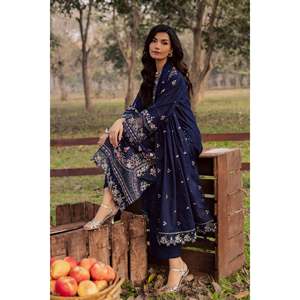 Conjunto de 3 Piezas de Traje de Batik Bordado para Mujer con Dupatta de Chifón y Pantalón Bordado con Lentejuelas BIC-4829 - Product Image 5