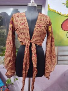 Hecho a mano Boho Hippie estilo Vintage seda Sari blusa modesta verano corto Wrap Top frente lazo campana mangas Floral estampado transpirable - Product Image 4