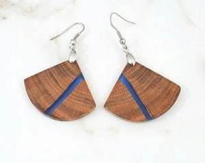 <b>Heart</b> Shape Earrings in Gold Foil <b>Black</b> White Resin Square Round Geometric Wooden Resin Drop Earrings with Angel Style Pattern - Product Image 4