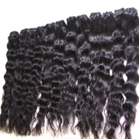 Tissage de cheveux brésiliens de qualité supérieure fabriqué à partir de cheveux humains 100%. Look naturel et sans enchevêtrement pour une beauté confiante et durable au quotidien