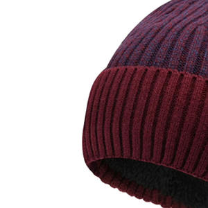 Gorros de Punto de Color Sólido Premium Unisex, Impresión de Logotipo Personalizado, Impresión Digital Disponible, Todos los Colores y Tamaños, Estilo Urbano Común - Product Image 3