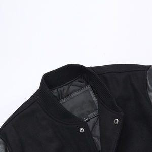 Veste d'université matelassée à logo personnalisé pour hommes, équipe collégiale ou scolaire, veste d'hiver Letterman en laine avec manches en cuir - Product Image 4