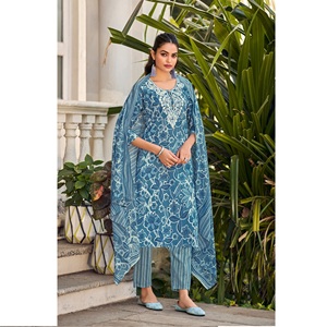 Costume ethnique en coton indien de haute qualité avec Dupatta imprimé de créateur pour la collection de vêtements d'été disponible au meilleur prix - Product Image 1