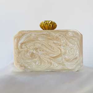 กระเป๋าคลัทช์เรซินอีพ็อกซี่ทำด้วยมือคุณภาพสูงสำหรับผู้หญิงผู้หญิงดีไซน์หรูหราพิมพ์ลายตัวอักษรของขวัญขอบคุณ - Product Image 6