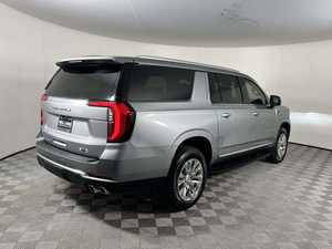 GMC Yukon XL Denali 2025 Metálico Plateado, Tracción en las Cuatro Ruedas, Asientos de Cuero, Arranque Remoto, Ruedas Cromadas, Navegación Bluetooth, Tercera Fila de Asientos, Lado Izquierdo - Product Image 4