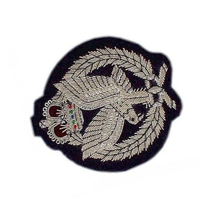 Badges de logo brodés personnalisés de haute qualité patchs de tissu en gros pour la marque de vêtements badges de broderie de haute qualité - Product Image 4