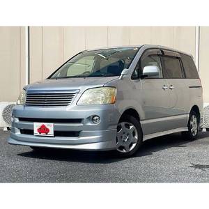 Toyota Noah X Limited 2005, minivan à conduite à droite - Product Image 1