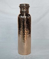 Bouteille d'eau en alliage de cuivre pour boire de l'eau 34 oz Finition martelée