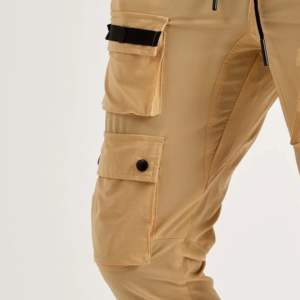 กางเกงคาร์โก้ผ้าไนลอนยืดได้สำหรับผู้ชายดีไซน์ตามสั่งปักสไตล์สตรีทสไตล์อเมริกันมาใหม่ - Product Image 5
