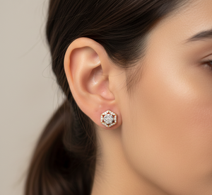 Boucles d'oreilles en diamant hexagonal en or pour femmes Bijoux d'anniversaire - Product Image 2