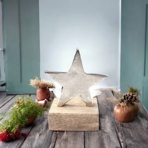 เชิงเทียนโลหะรูปต้นคริสต์มาสพร้อมฐานไม้ตกแต่งอย่างมีสไตล์สำหรับวางกลางโต๊ะในวันหยุดและให้เป็นของขวัญ - Product Image 3