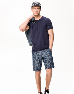 Venta al por mayor personalizado 99% algodón fresco transpirable escote diseño corto bordado patrón de rayas Camiseta de manga corta para los hombres - Product Image 6