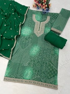 Fourniture en gros de porcelaine lourde traditionnelle Salwar Kameez avec un design de cou élégant et un Dupatta lourd disponible au prix d'exportation - Product Image 6