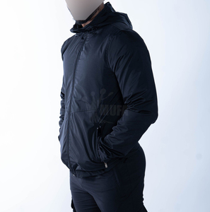 Vente en gros Veste coupe-vent à coque souple pour homme, légère, à capuche, veste de montagne imperméable personnalisable pour l'hiver non tissé - Product Image 2