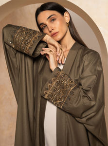 ชุดอาบายะห์ผ้าไหมสีน้ำตาลปักลายหรูหรา ป้องกันรอยยับ ทำมือ สไตล์ตุรกี แบบดั้งเดิมสำหรับชาวมุสลิม รับสั่งตัดตามแบบ - Product Image 4