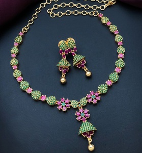 Precioso aspecto, la mejor calidad, microchapado a la moda con conjunto de collar de piedra AD con pendientes para fiesta, ropa de boda para mujer - Product Image 3