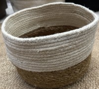 Paniers de rangement élégants en jute, personnalisables, écologiques, avec logo et dimensions sur mesure, pour une utilisation polyvalente