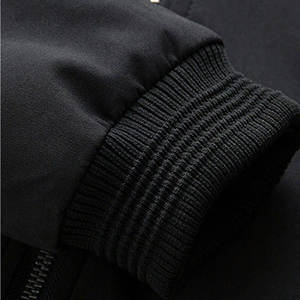Chaqueta Bomber de invierno de moda para hombre Color personalizado y diseño funcional adecuado para ropa de calle Moda y aventuras de fin de semana - Product Image 4