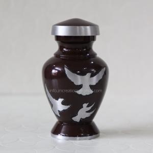 Petite urne en laiton du fabricant gravée à la main oiseaux souvenir en métal bijoux de crémation pour cendres humaines fournitures funéraires - Product Image 2