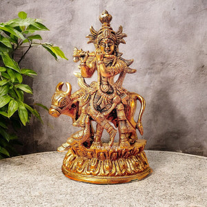 Livre de décoration d'intérieur moderne en laiton artisanal indien traditionnel représentant le Seigneur Krishna avec une vache, cadeau de mariage - Product Image 1