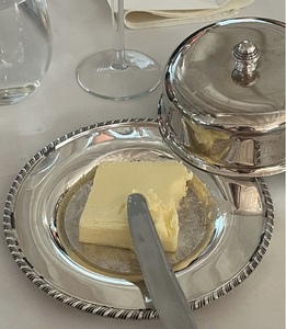 Porte-beurre artisanal durable, artistique, moderne, minimaliste, en acier inoxydable, parfait pour la maison, la cuisine, la table à manger - Product Image 1