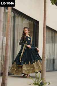 Les plus belles femmes portent un costume Salwar Kameez Fonction de mariage et de festival Broderie lourde Séquence de travail Robe à manches longues - Product Image 6