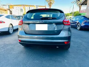 Ford Focus 2018 en parfait état - Product Image 2