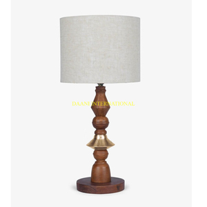 Lámpara de mesa de madera hecha a mano con acento de latón y pantalla de tela blanca, iluminación elegante para dormitorio, sala de estar, oficina, decoración de Hotel - Product Image 1