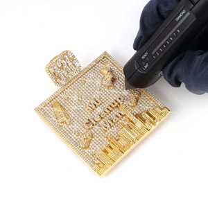 Colgante Personalizado de Oro de 14K con Moissanita, Amuleto de Joyería Único - Product Image 5