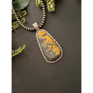 Pendentif artisanal Navajo Alex Begay en agate BB et argent sterling avec technologie d'incrustation à sertissage clos - Product Image 4