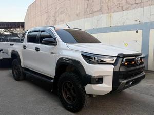 Camioneta Toyota Hilux Doble Cabina (DC) 2022 Usada en Buen Estado - Product Image 2