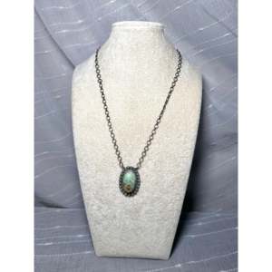 Collier en turquoise de Royston et argent sterling, fait main par des artisans Navajo - Bijou de collection culturelle - Product Image 4