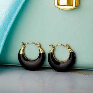 Pendiente de aro minimalista moderno en tonos dorados, diseño medio negro con Jade blanco natural de moda, regalo de aniversario de cumpleaños para mujer - Product Image 2