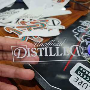 Pegatina de vinilo transparente con revestimiento UV impermeable, pegatinas promocionales con logotipo decorativo para portátil y coche precioso resistente a la intemperie - Product Image 1